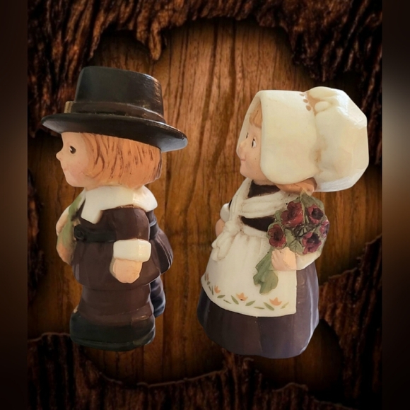 VINTAGE HALLMARK CARDS INC. PILGRIM SALT AND PEPPER SHAKER SET THANKSGIVING 1981 - Picture 5 of 9